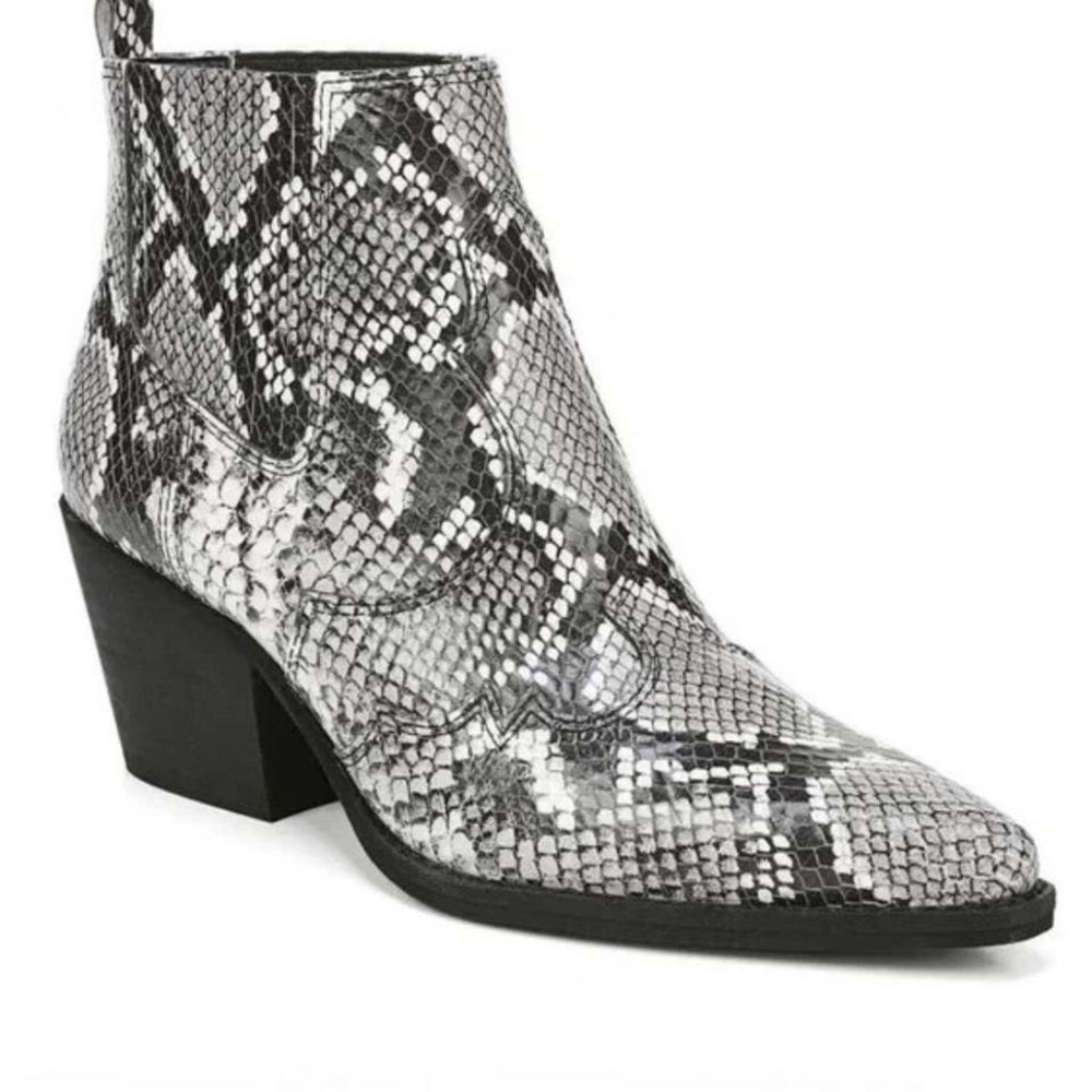 Sam Edelman Winona Snake Print Bootie in black/‎ white leather Sz 6 Glam
